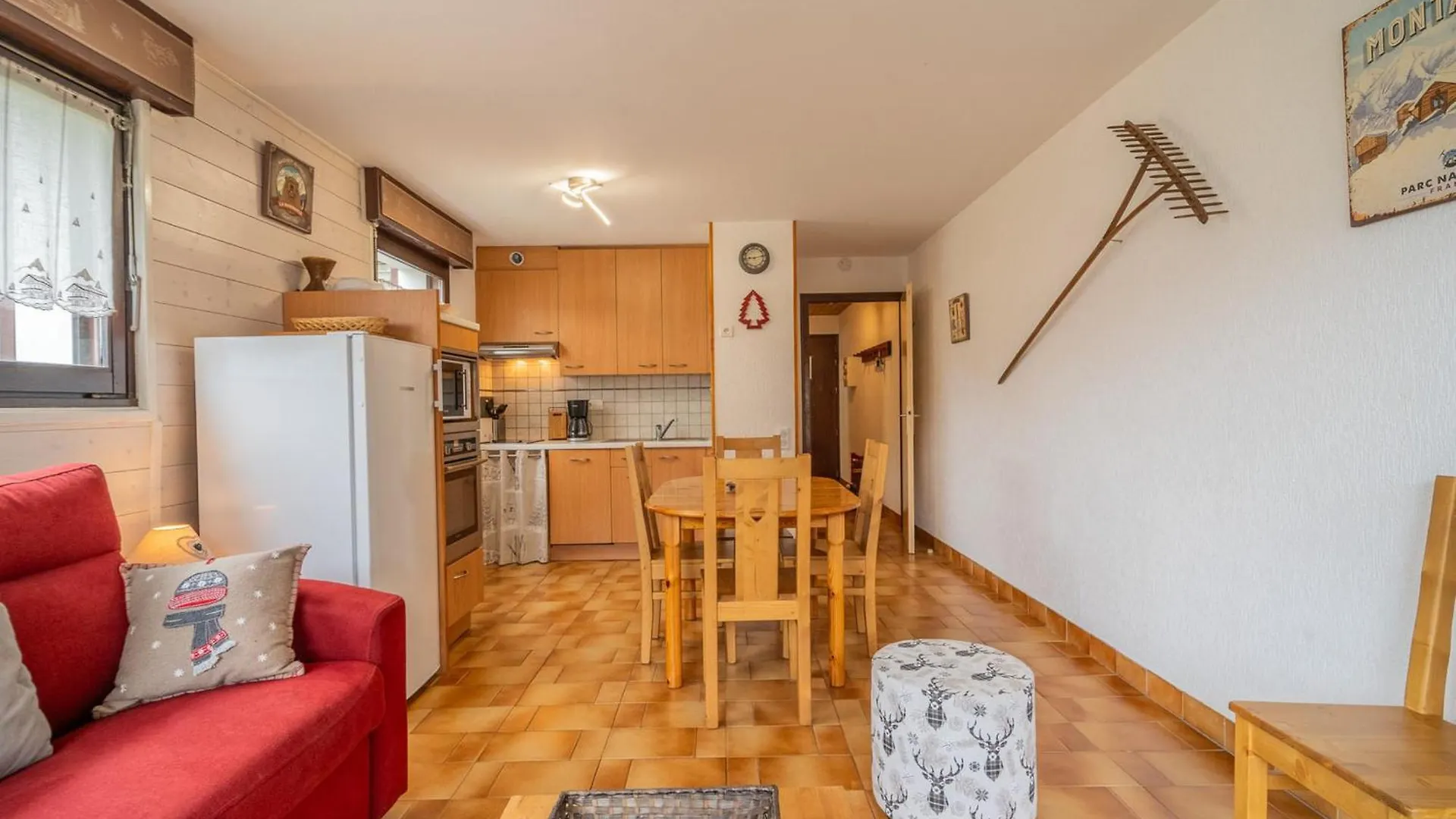 Studio Cabine Avec Terrasse, Parking, 4 Pers, Centre Village, Proche Pistes Et Commerces - Fr-1-437-92 Ла-Клюсаз