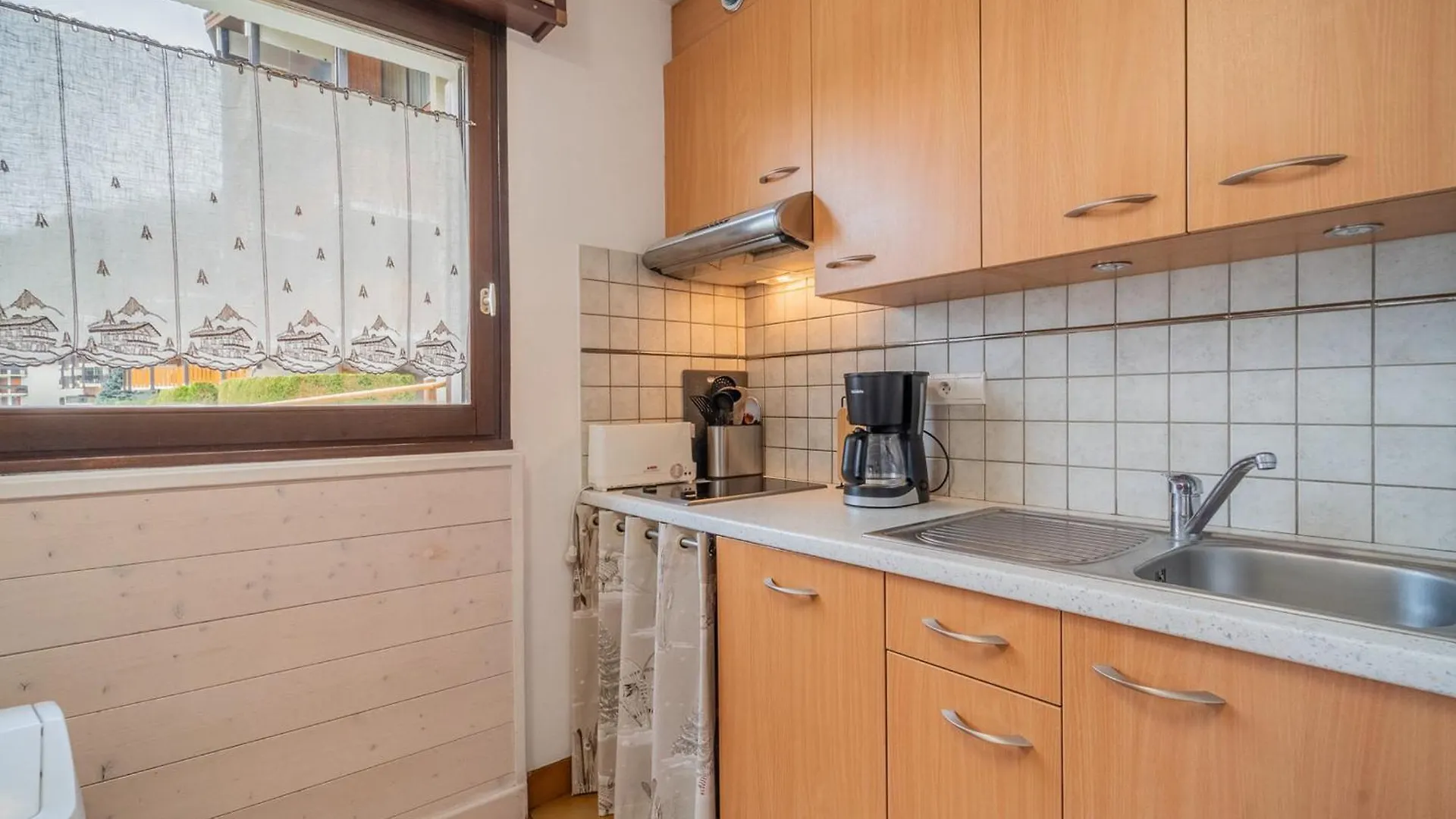 Studio Cabine Avec Terrasse, Parking, 4 Pers, Centre Village, Proche Pistes Et Commerces - Fr-1-437-92 Ла-Клюсаз 0*,