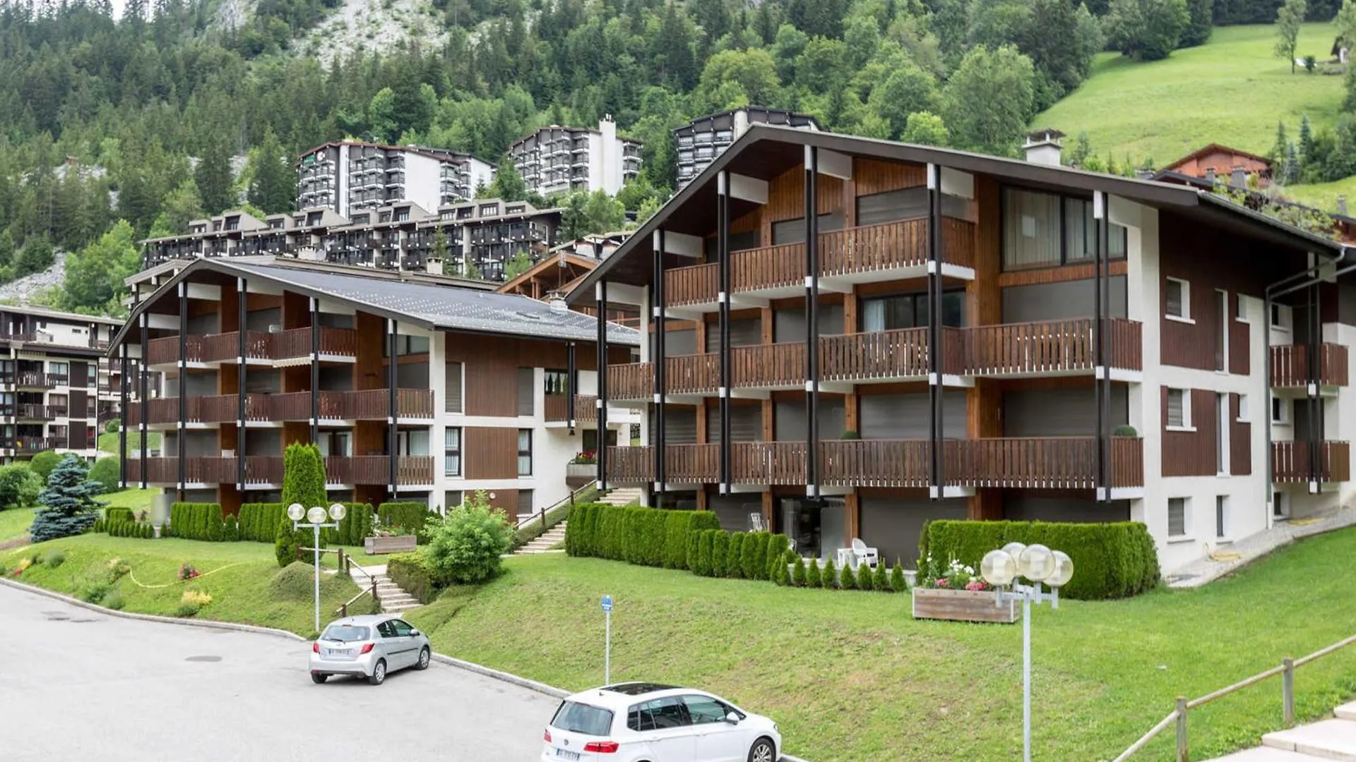 Апартаменты Studio Cabine Avec Terrasse, Parking, 4 Pers, Centre Village, Proche Pistes Et Commerces - Fr-1-437-92 Ла-Клюсаз